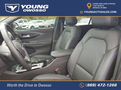 Used 2025 Buick Envista Sport Touring w/ Experience Buick Package FWD image 8