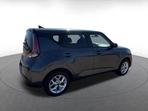 Used 2025 Kia Soul LX w/ LX Technology Package FWD image 14