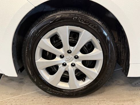 Used 2024 Toyota Corolla LE image 23