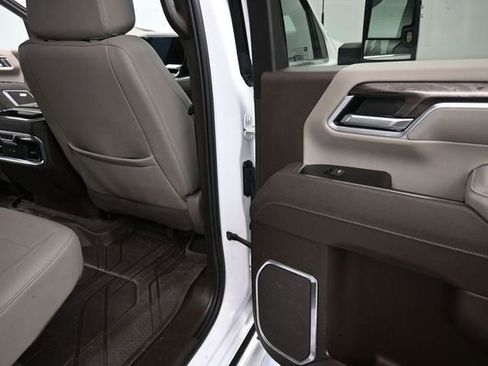 Used 2025 Chevrolet Silverado 3500 LTZ w/ LTZ Plus Package AWD/4WD image 19