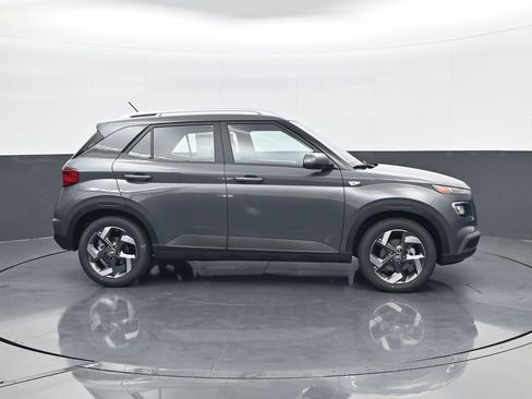 New 2026 Hyundai Venue SEL FWD image 4