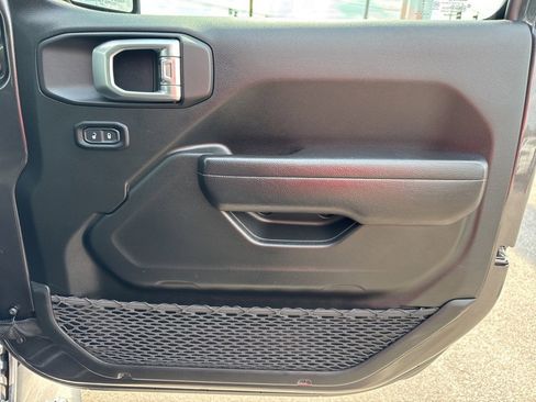 Used 2023 Jeep Gladiator Willys image 25