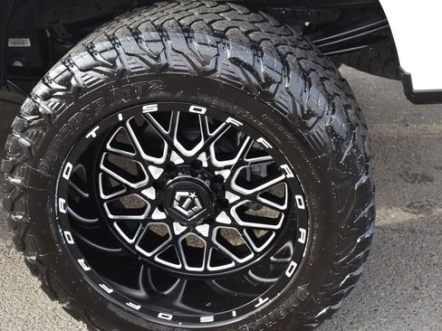 Used 2022 Ford F250 Lariat w/ Black Appearance Package image 8