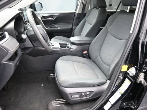 Used 2020 Toyota RAV4 XLE image 11