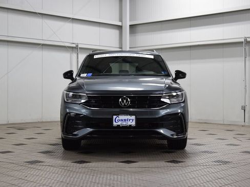 Used 2023 Volkswagen Tiguan SE R-Line AWD/4WD image 2