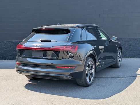 Used 2023 Audi e-tron Premium AWD/4WD image 5