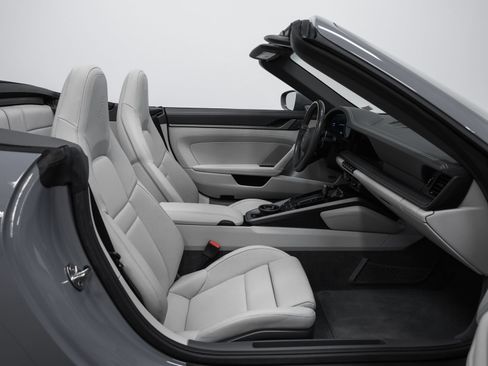 Certified 2024 Porsche 911 Carrera 4S AWD/4WD image 31