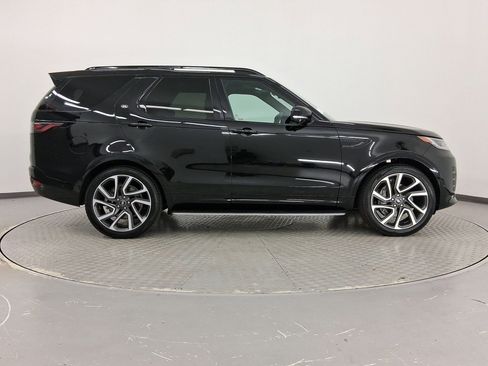 New 2025 Land Rover Discovery Dynamic SE image 8