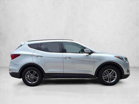 Used 2017 Hyundai Santa Fe Sport FWD image 4