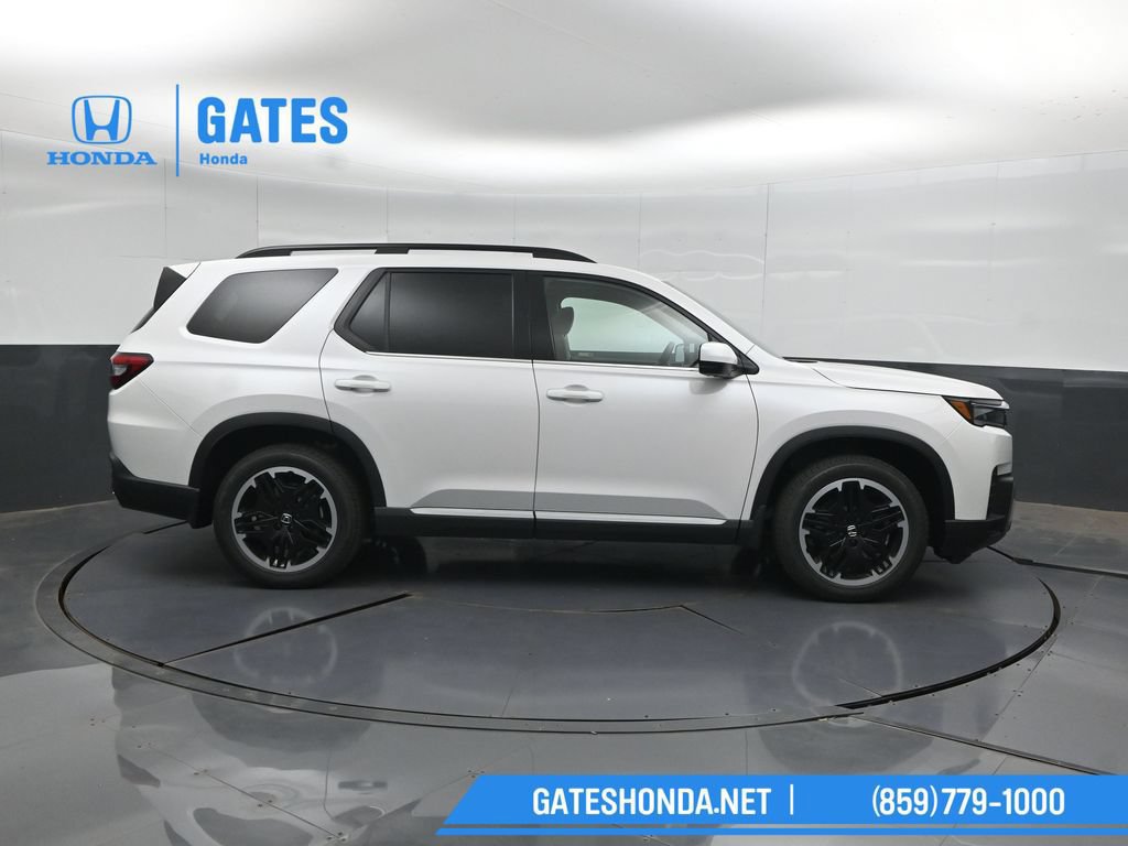 New 2026 Honda Pilot Touring image 3
