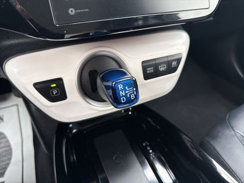 Used 2018 Toyota Prius Prime Premium image 24