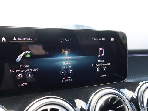 Used 2023 Mercedes-Benz GLB 250 4MATIC image 35