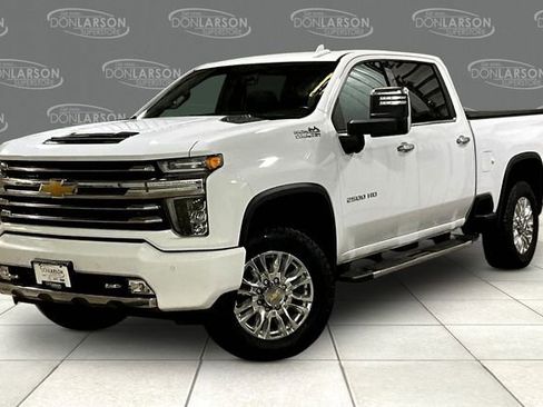 Used 2023 Chevrolet Silverado 2500 High Country image 3