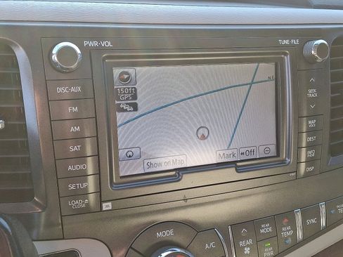 Used 2014 Toyota Sienna Limited image 17