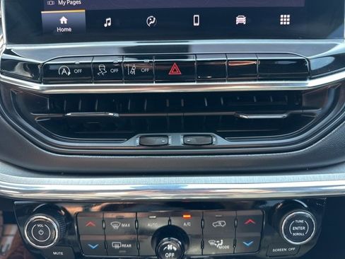 Certified 2022 Jeep Compass Limited image 18