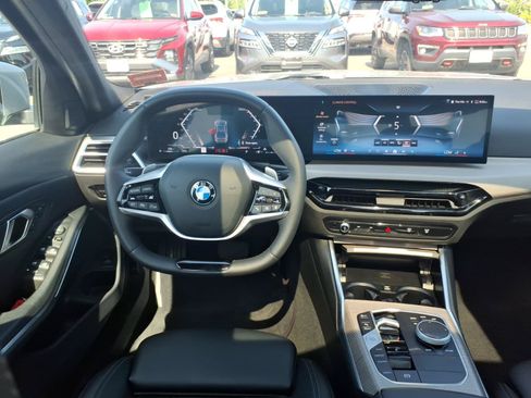 Used 2025 BMW 330i xDrive Sedan AWD/4WD image 9