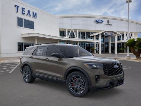 New 2026 Ford Explorer ST-Line w/ ST-Line Street Pack image 7