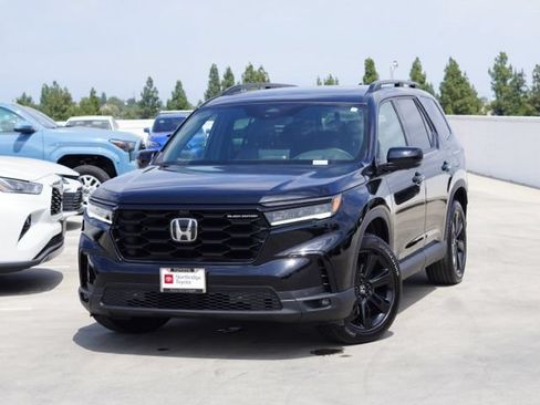 Used 2025 Honda Pilot Black Edition image 4