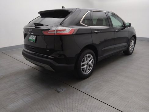 Used 2024 Ford Edge SEL image 9