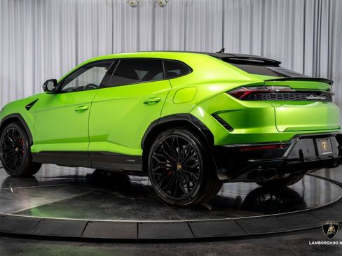Used 2025 Lamborghini Urus SE image 15