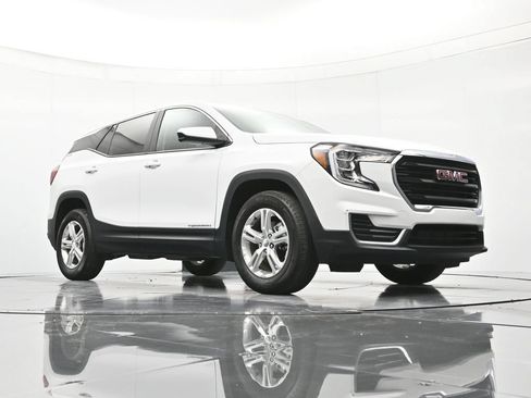 Used 2024 GMC Terrain SLE FWD image 38