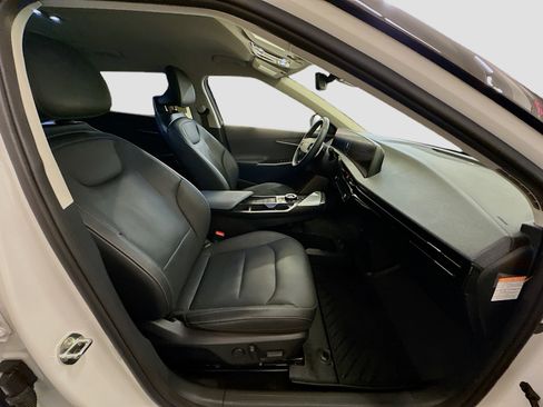 Used 2024 Kia EV6 Wind w/ Wind Technology Package image 33