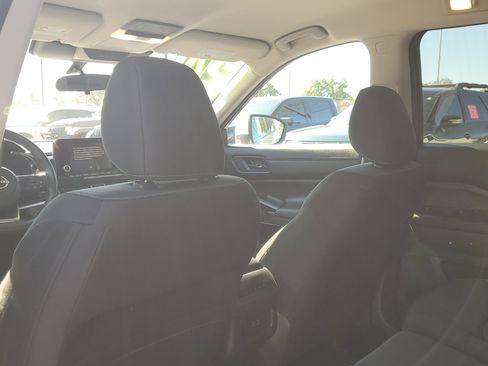 Used 2024 Nissan Pathfinder SV image 13