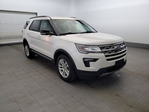 Used 2018 Ford Explorer XLT w/ Equipment Group 202A image 13