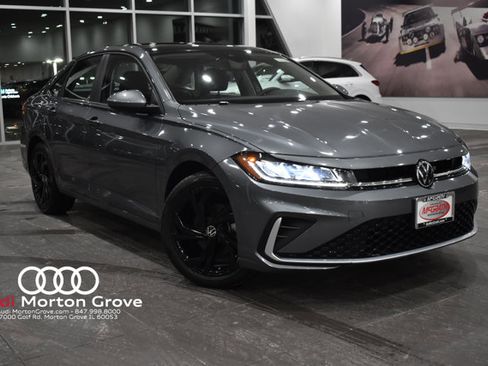 Used 2025 Volkswagen Jetta SE w/ Sunroof Package image 1