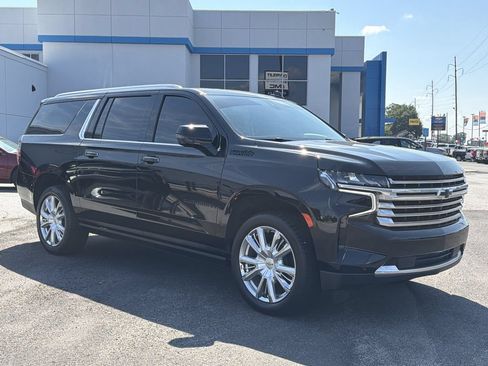 Used 2022 Chevrolet Suburban High Country RWD image 8
