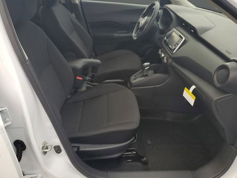 New 2025 Nissan Kicks Play S image 28