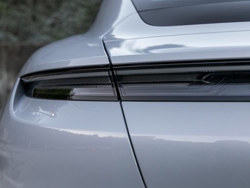 New 2025 Porsche Taycan image 19