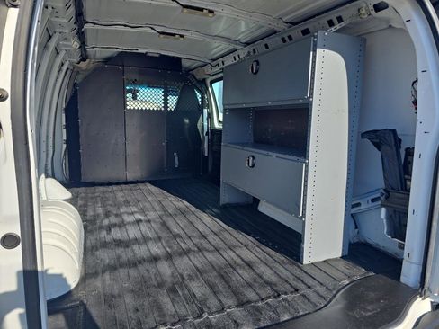 Used 2016 Chevrolet Express 2500 image 9