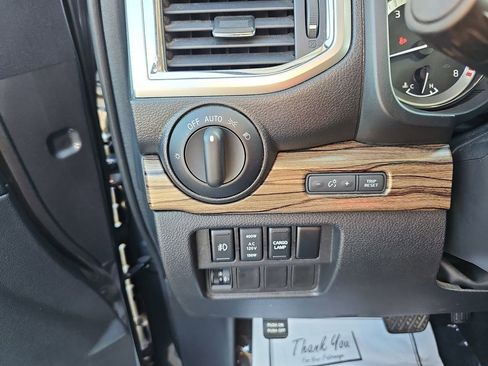 Used 2016 Nissan Titan SL image 28