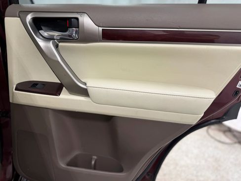 Used 2017 Lexus GX 460 Premium w/ Premium Package AWD/4WD image 32