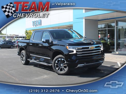 New 2026 Chevrolet Silverado 1500 High Country w/ LPO, Dark Essentials Package AWD/4WD image 1
