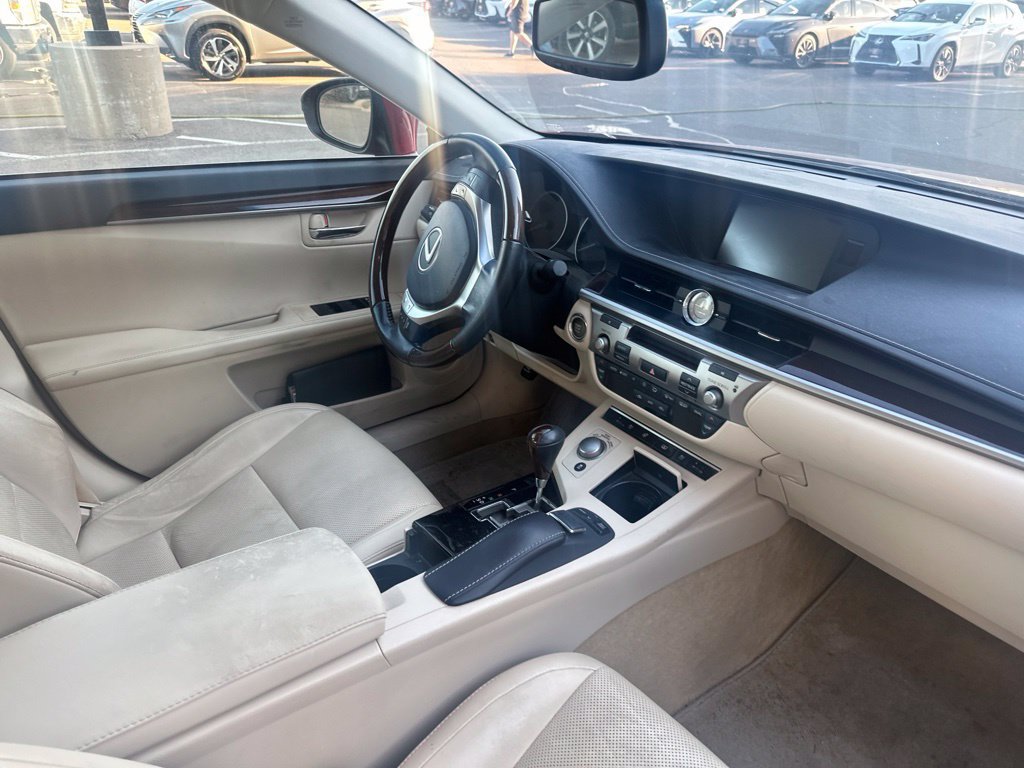 Used 2013 Lexus ES 350 w/ Luxury Pkg FWD image 23