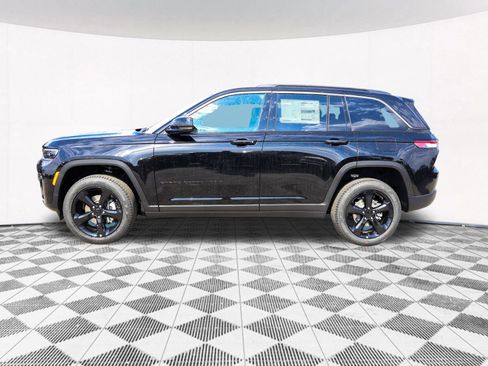 New 2026 Jeep Grand Cherokee Limited w/ Limited Altitude Package AWD/4WD image 8