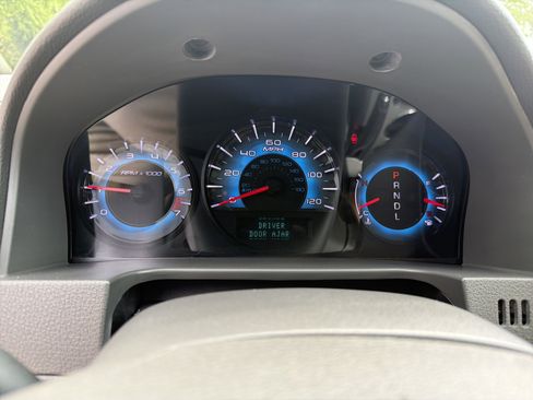 Used 2010 Ford Fusion SEL FWD image 28
