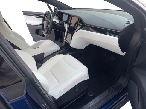 Used 2019 Tesla Model X 75D image 14
