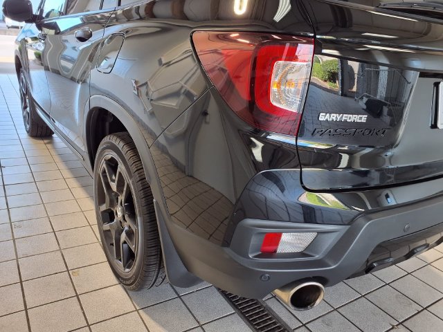 Certified 2025 Honda Passport Black Edition image 23