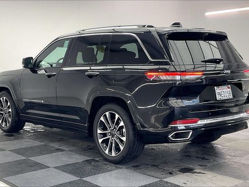 Used 2023 Jeep Grand Cherokee Overland w/ Advanced Protech Group III AWD/4WD image 10