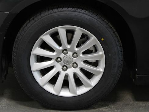 Used 2012 Chrysler 300 RWD image 17