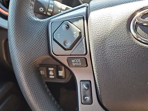 Used 2022 Toyota Tacoma TRD Off-Road AWD/4WD image 16