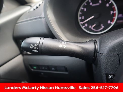 Used 2025 Nissan Sentra SV w/ Trunk Package image 25