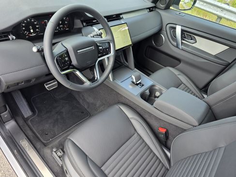 Used 2026 Land Rover Discovery Sport Landmark AWD/4WD image 11