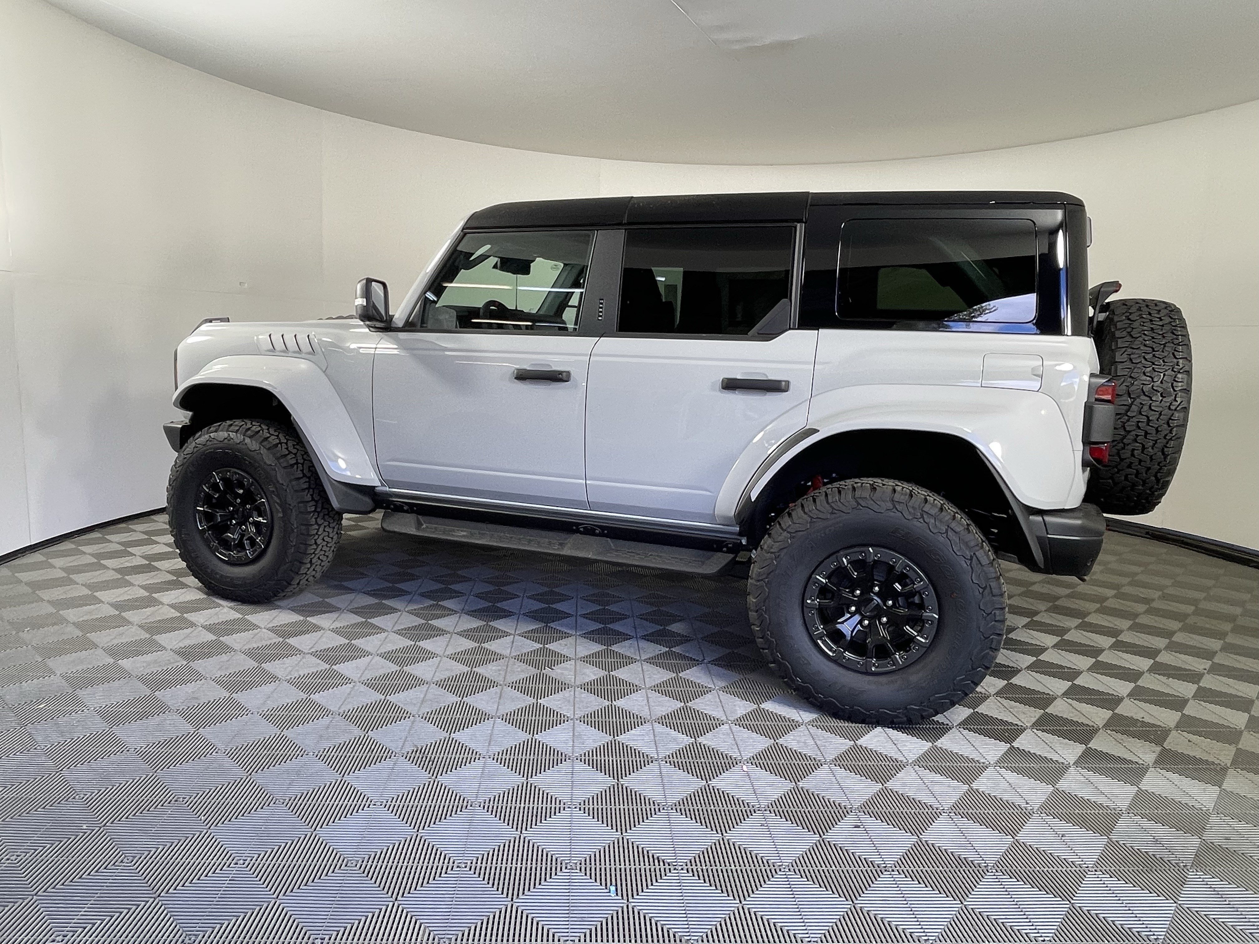 New 2026 Ford Bronco Raptor w/ Interior Carbon Fiber Pack AWD/4WD image 2