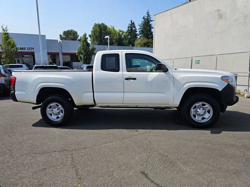 Used 2022 Toyota Tacoma SR RWD image 7