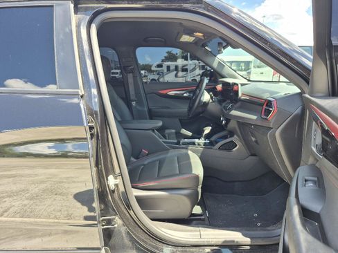 Used 2025 Chevrolet TrailBlazer RS w/ Convenience Package AWD/4WD image 10