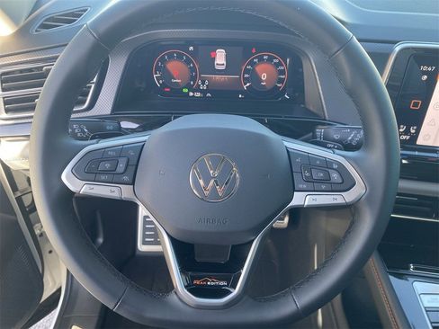 New 2026 Volkswagen Atlas Peak Edition image 19